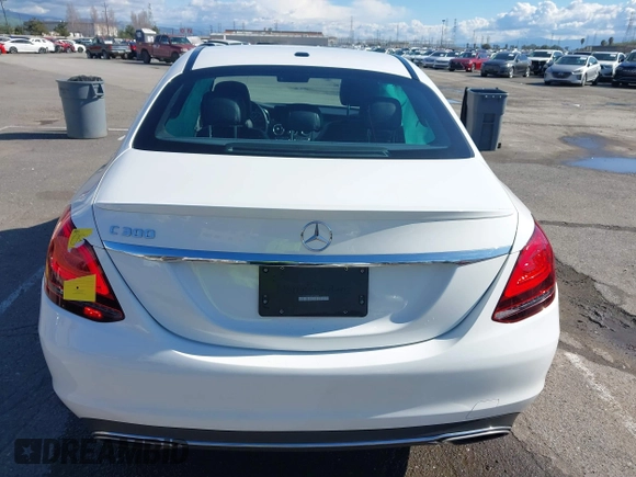 2019 Mercedes-Benz C 300 z VIN 55SWF8DB0KU318691, wystawiony jako IAAI lot #41751526 z przebiegiem 63 608 mil mil oraz . Historia ofert i sprzedaży dostępna na DreamBid. Obrazek 16.