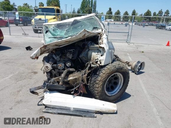 2001 Jeep Cherokee Sport z VIN 1J4FF48S11L596106, wystawiony jako IAAI lot #42213850 z przebiegiem Nie podano mil oraz . Historia ofert i sprzedaży dostępna na DreamBid. Obrazek 12.