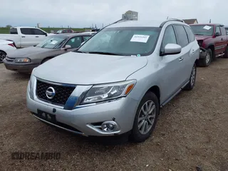 2016 Nissan Pathfinder Platinum with VIN 5N1AR2MM8GC658933, listed as a IAAI auction lot 41931265 with 117,274 mi miles. Bid and sale history available at carsss.com. Image 2.
