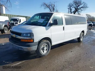 2017 Chevrolet Express Passenger LT with VIN 1GAZGPFG7H1255971, listed as a IAAI auction lot 41650499 with 148,029 mi miles. Bid and sale history available at carsss.com. Image 17.