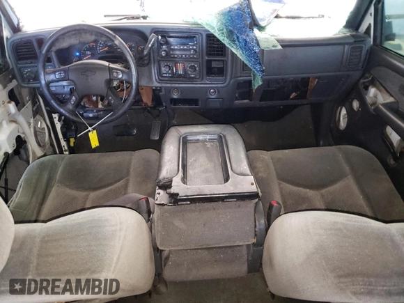 2001 Chevrolet Silverado 3500 LS with VIN 1GCJK33G11F160833, listed as a Copart auction lot 46930185 with 309,228 mi miles and Clean Title. Bid and sale history available at carsss.com. Image 8.