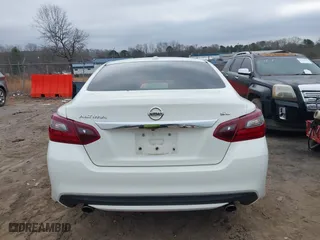 2018 Nissan Altima 2.5 SV with VIN 1N4AL3AP9JC150008, listed as a IAAI auction lot 41481389 with 104,796 mi miles. Bid and sale history available at carsss.com. Image 17.
