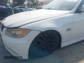 2007 BMW 3 Series 328i with VIN WBAVC53517FZ76519, listed as a IAAI auction lot 42595027 with Not provided miles and . Bid and sale history available at DreamBid. Image 12.
