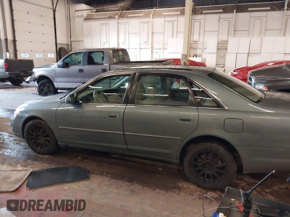 2000 Toyota Avalon XL with VIN 4T1BF28B9YU111753, listed as a IAAI auction lot 41243138 with 113,324 mi miles and . Bid and sale history available at DreamBid. Image 13.