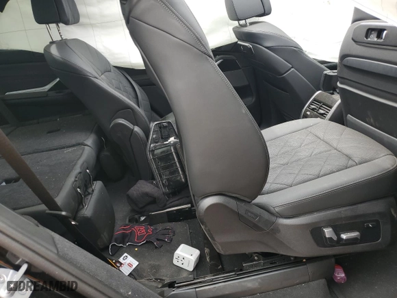 2025 BMW X7 xDrive40i with VIN 5UX23EM0XS9W34615, listed as a Copart auction lot 49851755 with 0 mi miles and Salvage Title. Bid and sale history available at carsss.com. Image 11.