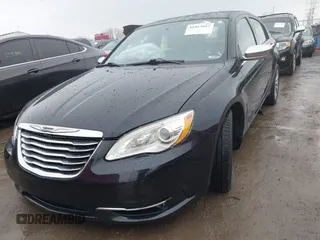 2012 Chrysler 200 Limited with VIN 1C3CCBCG0CN326725, listed as a IAAI auction lot 41513027 with 118,238 mi miles and . Bid and sale history available at DreamBid. Image 17.