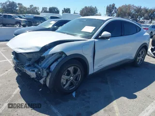 2021 Ford Mustang Mach-E Select z VIN 3FMTK1RM7MMA57653, wystawiony jako IAAI lot #41822938 z przebiegiem 23 581 mil mil oraz . Historia ofert i sprzedaży dostępna na DreamBid. Obrazek 20.