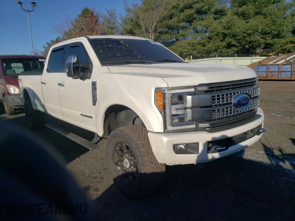 2019 Ford F-350 XL with VIN 1FT8W3BTXKEC05650, listed as a Copart auction lot 82806744 with 198,971 mi miles and Salvage Title. Bid and sale history available at DreamBid. Image 4.