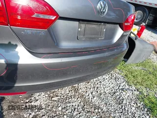 2012 Volkswagen Jetta SE с VIN 3VWDX7AJ3CM327942, выставлен на аукционе IAAI как лот 42146409 с пробегом 165 734 миль миль и . История ставок и продаж доступна на DreamBid. Изображение 12.