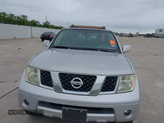 2006 Nissan Pathfinder SE z VIN 5N1AR18UX6C615746, wystawiony jako IAAI lot #42200595 z przebiegiem 186 998 mil mil oraz . Historia ofert i sprzedaży dostępna na DreamBid. Obrazek 6.
