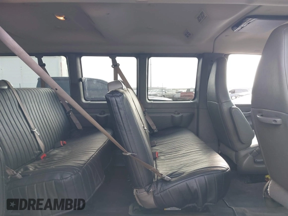 2020 Chevrolet Express Passenger LT z VIN 1GAZGPFG8L1209896, wystawiony jako IAAI lot #41509992 z przebiegiem 240 207 mil mil oraz . Historia ofert i sprzedaży dostępna na DreamBid. Obrazek 8.