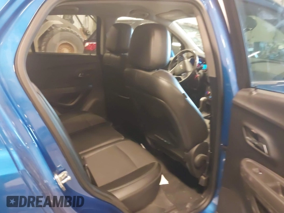 2015 Chevrolet Trax LT with VIN KL7CJLSB2FB216338, listed as a IAAI auction lot 41864251 with 174,664 mi miles. Bid and sale history available at carsss.com. Image 8.