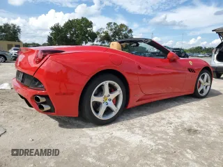 2010 Ferrari California z VIN ZFF65LJA1A0169614, wystawiony jako Copart lot #74346564 z przebiegiem Nie podano mil oraz Szkody całkowita. Historia ofert i sprzedaży dostępna na DreamBid. Obrazek 3.