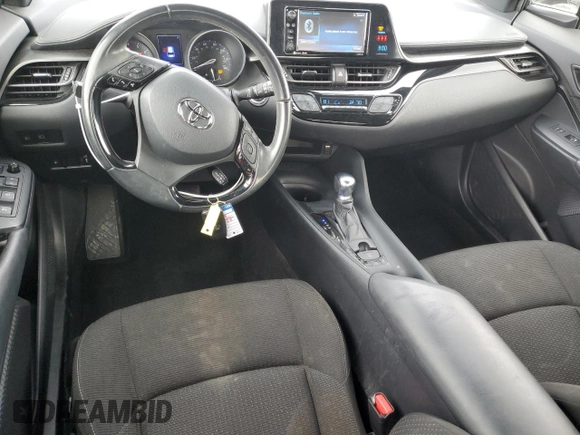 2018 Toyota C-HR XLE z VIN JTNKHMBXXJ1003871, wystawiony jako Copart lot #49984355 z przebiegiem 101 395 mil mil oraz Szkoda całkowita • Salvage title. Historia ofert i sprzedaży dostępna na DreamBid. Obrazek 8.
