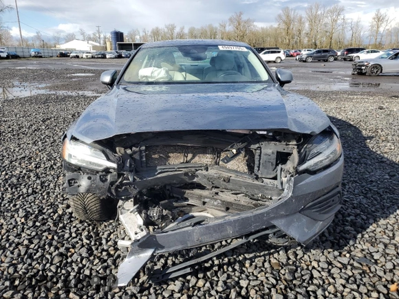 2019 Volvo S60 Momentum with VIN 7JRA22TK5KG015807, listed as a Copart auction lot 49497705 with 50,693 mi miles and Salvage Title. Bid and sale history available at carsss.com. Image 5.