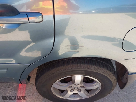 2006 Honda Pilot EX-L with VIN 5FNYF28586B037336, listed as a IAAI auction lot 42084508 with 231,544 mi miles. Bid and sale history available at carsss.com. Image 6.