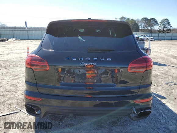 2017 Porsche Cayenne z VIN WP1AA2A25HKA81573, wystawiony jako Copart lot #44946605 z przebiegiem 119 146 mil mil oraz Szkoda całkowita • Salvage title. Historia ofert i sprzedaży dostępna na DreamBid. Obrazek 6.