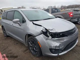 2018 Chrysler Pacifica Limited with VIN 2C4RC1GG2JR230718, listed as a IAAI auction lot 41837691 with 109,811 mi miles. Bid and sale history available at carsss.com. Image 1.