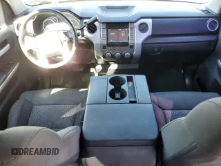 2015 Toyota Tundra SR5 z VIN 5TFEY5F12FX185681, wystawiony jako Copart lot #47140415 z przebiegiem 54 572 mil mil oraz Szkoda całkowita • Salvage title. Historia ofert i sprzedaży dostępna na DreamBid. Obrazek 8.