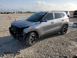 2024 Kia Seltos EX z VIN KNDERCAA3R7634962, wystawiony jako Copart lot #56102245 z przebiegiem 21 392 mil mil oraz Szkoda całkowita • Salvage title. Historia ofert i sprzedaży dostępna na DreamBid. Obrazek 1.