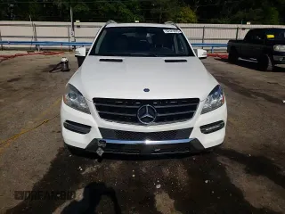 2015 Mercedes-Benz M 350 z VIN 4JGDA5HB6FA455631, wystawiony jako Copart lot #53121815 z przebiegiem 145 536 mil mil oraz Szkoda całkowita • Salvage title. Historia ofert i sprzedaży dostępna na DreamBid. Obrazek 14.
