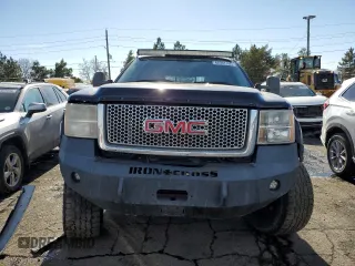 2007 GMC Sierra Denali z VIN 2GTEK638171707014, wystawiony jako Copart lot #42591155 z przebiegiem 263 123 mil mil oraz Szkoda całkowita • Salvage title. Historia ofert i sprzedaży dostępna na DreamBid. Obrazek 5.
