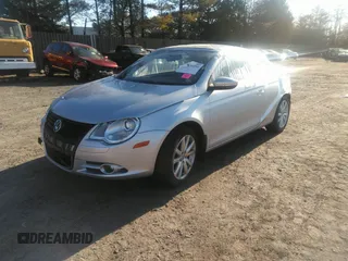 2010 Volkswagen Eos Komfort с VIN WVWBA7AH1AV023634, выставлен на аукционе IAAI как лот 40635291 с пробегом 42 152 миль миль и . История ставок и продаж доступна на DreamBid. Изображение 2.