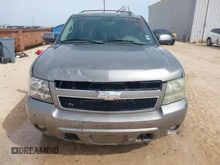 2009 Chevrolet Tahoe 2LT z VIN 1GNEC23369R181474, wystawiony jako IAAI lot #42222270 z przebiegiem 259 621 mil mil oraz . Historia ofert i sprzedaży dostępna na DreamBid. Obrazek 12.