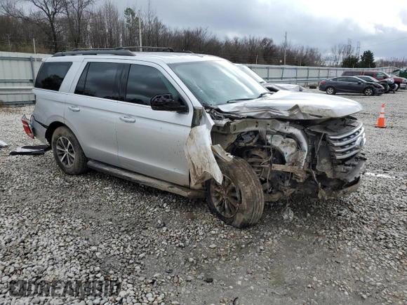 2018 Ford Expedition XLT with VIN 1FMJU1HT6JEA17396, listed as a Copart auction lot 86210324 with 70,990 mi miles and Salvage Title. Bid and sale history available at carsss.com. Image 4.