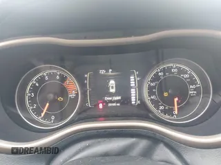 2017 Jeep Cherokee Latitude с VIN 1C4PJMCSXHW568202, выставлен на аукционе IAAI как лот 42686478 с пробегом 25 165 миль миль и . История ставок и продаж доступна на DreamBid. Изображение 7.