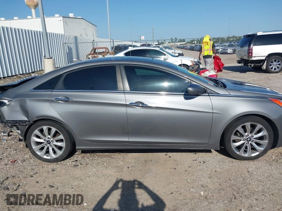 2013 Hyundai Sonata Limited with VIN 5NPEC4AC5DH676109, listed as a IAAI auction lot 41993081 with 290,920 mi miles and . Bid and sale history available at carsss.com. Image 14.