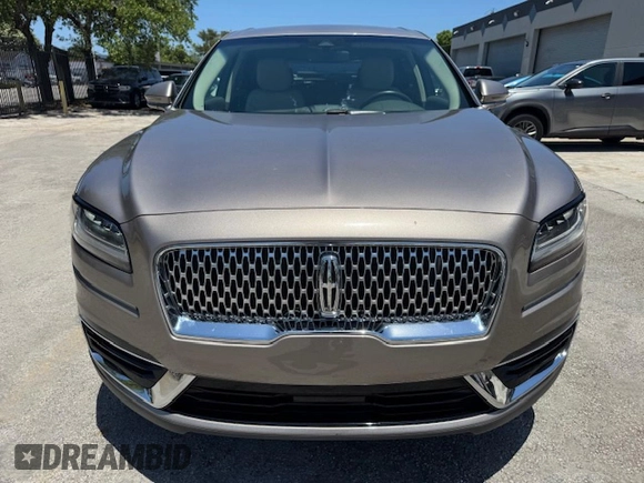 2020 Lincoln Nautilus Standard z VIN 2LMPJ8J93LBL15854, wystawiony jako Copart lot #57672975 z przebiegiem 37 398 mil mil oraz Czysty tytuł • Clean title. Historia ofert i sprzedaży dostępna na DreamBid. Obrazek 5.