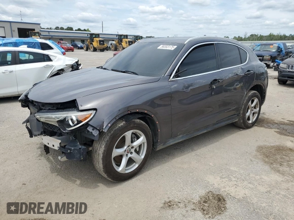 2018 Alfa Romeo Stelvio z VIN ZASFAKANXJ7C19707, wystawiony jako Copart lot #56553175 z przebiegiem 67 757 mil mil oraz Tytuł czysty. Historia ofert i sprzedaży dostępna na DreamBid. Obrazek 1.