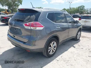2016 Nissan Rogue SV z VIN KNMAT2MV8GP697352, wystawiony jako IAAI lot #41948298 z przebiegiem 79 119 mil mil oraz . Historia ofert i sprzedaży dostępna na DreamBid. Obrazek 4.