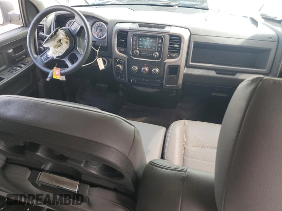 2019 Ram 1500 Express z VIN 1C6RR7FG2KS720893, wystawiony jako Copart lot #59665855 z przebiegiem 90 172 mil mil oraz Nie do naprawy • Non repairable. Historia ofert i sprzedaży dostępna na DreamBid. Obrazek 8.