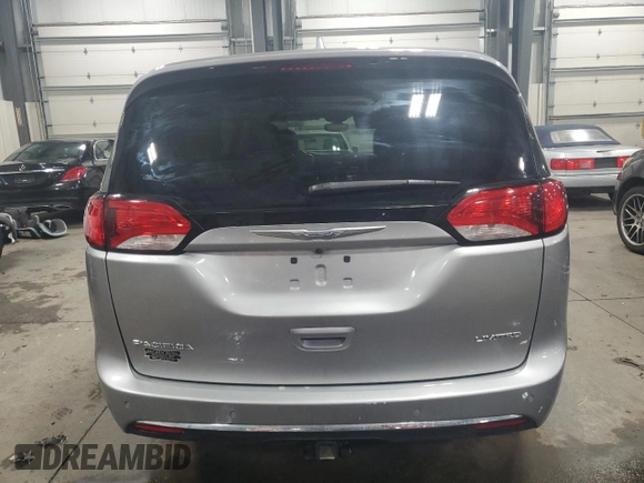 2017 Chrysler Pacifica Limited z VIN 2C4RC1GG6HR753623, wystawiony jako Copart lot #56706795 z przebiegiem 94 331 mil mil oraz Szkoda całkowita • Salvage title. Historia ofert i sprzedaży dostępna na DreamBid. Obrazek 6.