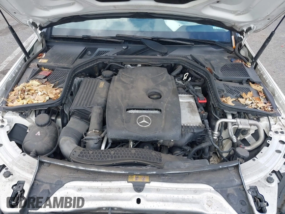 2015 Mercedes-Benz C-Class C 300 Luxury with VIN 55SWF4KB5FU026651, listed as a IAAI auction lot 41892311 with 101,285 mi miles. Bid and sale history available at carsss.com. Image 10.