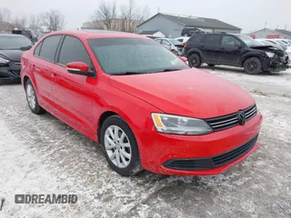 2012 Volkswagen Jetta SE с VIN 3VWDX7AJ0CM355083, выставлен на аукционе IAAI как лот 41396037 с пробегом 197 520 миль миль и . История ставок и продаж доступна на DreamBid. Изображение 1.