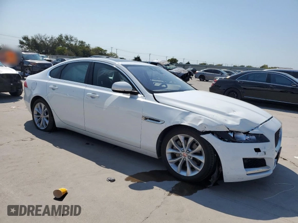 2019 Jaguar XF 25t Premium with VIN SAJBD4FX4KCY79434, listed as a Copart auction lot 74850564 with 32,337 mi miles and Salvage Title. Bid and sale history available at carsss.com. Image 4.