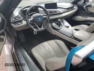 2014 BMW i8 z VIN WBY2Z2C51EVX64207, wystawiony jako Copart lot #56193905 z przebiegiem 84 427 mil mil oraz Czysty tytuł • Clean title. Historia ofert i sprzedaży dostępna na DreamBid. Obrazek 8.