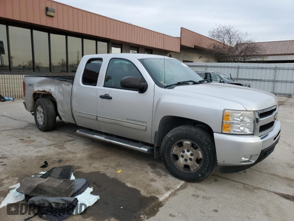 2010 Chevrolet Silverado 1500 LT with VIN 1GCSKSE39AZ155984, listed as a Copart auction lot 52940725 with Not Provided miles and Salvage Title. Bid and sale history available at DreamBid. Image 4.
