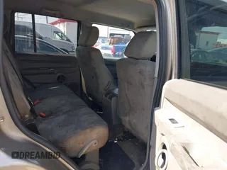 2006 Jeep Commander z VIN 1J8HH48K36C232424, wystawiony jako IAAI lot #41950150 z przebiegiem 358 947 mil mil oraz . Historia ofert i sprzedaży dostępna na DreamBid. Obrazek 8.