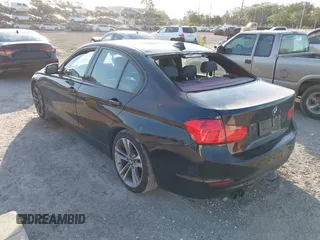 2015 BMW 3 Series 328i z VIN WBA3A5G56FNS86289, wystawiony jako IAAI lot #42150471 z przebiegiem 114 625 mil mil oraz . Historia ofert i sprzedaży dostępna na DreamBid. Obrazek 3.