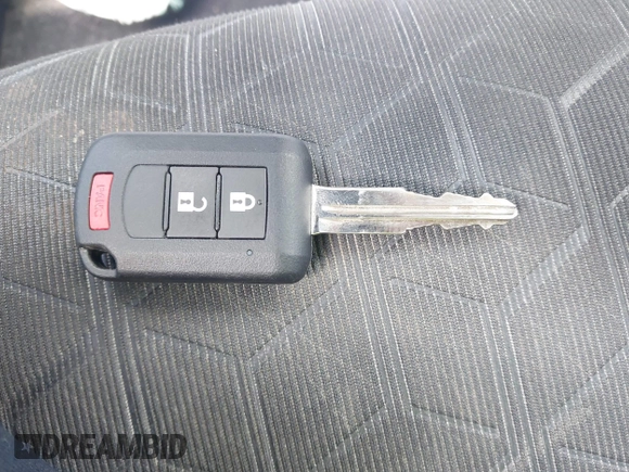 2023 Mitsubishi Outlander ES z VIN JA4ARUAU2PU014515, wystawiony jako IAAI lot #42147345 z przebiegiem 43 489 mil mil oraz . Historia ofert i sprzedaży dostępna na DreamBid. Obrazek 11.