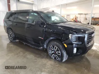 2021 GMC Yukon XL AT4 with VIN 1GKS2HKD7MR309178, listed as a Copart auction lot 69046394 with 30,399 mi miles and Salvage Title. Bid and sale history available at carsss.com. Image 4.