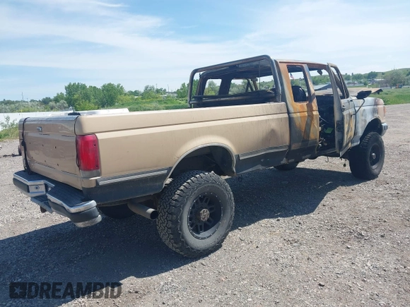 1989 Ford F-250 с VIN 1FTHX26M2KKA55271, выставлен на аукционе IAAI как лот 42348498 с пробегом Не указан миль и . История ставок и продаж доступна на DreamBid. Изображение 4.
