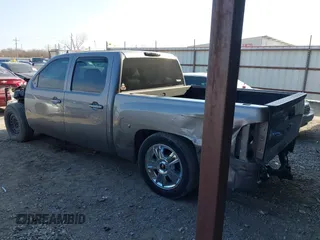 2013 Chevrolet Silverado 1500 LT with VIN 3GCPCSE08DG283985, listed as a IAAI auction lot 40983482 with 118,615 mi miles and . Bid and sale history available at DreamBid. Image 3.