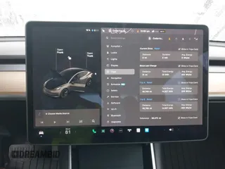 2020 Tesla Model 3 Long Range z VIN 5YJ3E1EBXLF770064, wystawiony jako IAAI lot #41424909 z przebiegiem 96 972 mil mil oraz . Historia ofert i sprzedaży dostępna na DreamBid. Obrazek 19.