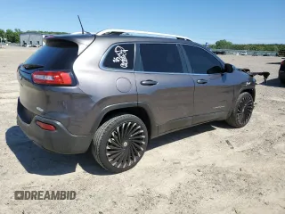 2017 Jeep Cherokee Latitude z VIN 1C4PJLCB8HW640881, wystawiony jako Copart lot #57718415 z przebiegiem 185 761 mil mil oraz Szkoda całkowita • Salvage title. Historia ofert i sprzedaży dostępna na DreamBid. Obrazek 3.