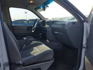 2006 Chevrolet TrailBlazer LS with VIN 1GNDT13S762342786, listed as a IAAI auction lot 39932194 with 288,370 mi miles and . Bid and sale history available at DreamBid. Image 5.